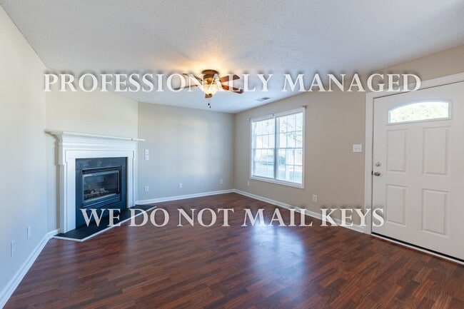 Building Photo - 4745 Periwinkle Pl