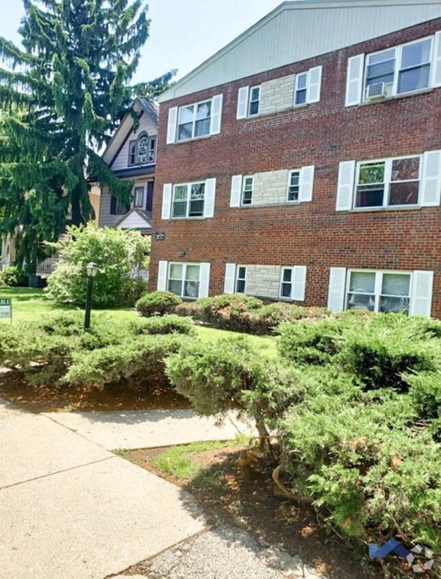 Building Photo - 2146 Sherman Ave