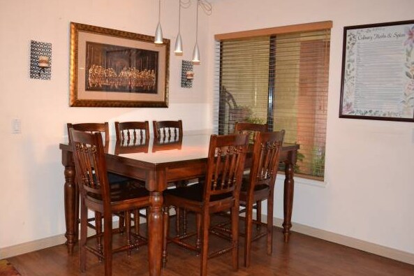 Foto del edificio - 25275 Tanoak Ln