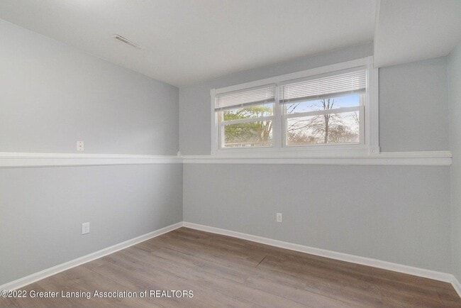 Photo - 858 E Greenlawn Ave - A Apartment