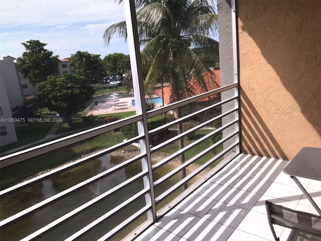 Building Photo - 1820 SW 81st Ave