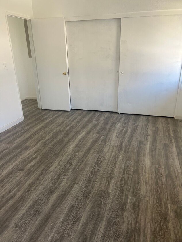Building Photo - Phillips St Apartments LLC
