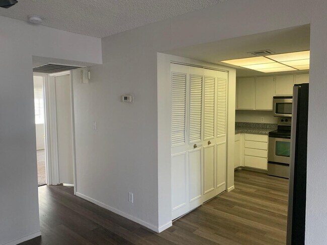 Foto del edificio - 2 Bed Condo