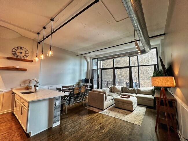 Foto del edificio - 1224 W Van Buren St