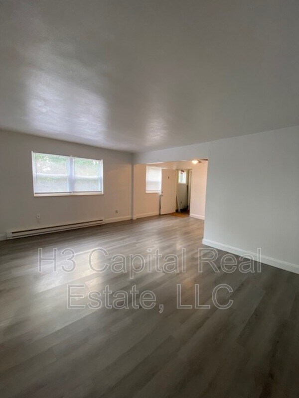 Building Photo - 420 Joseph Dr
