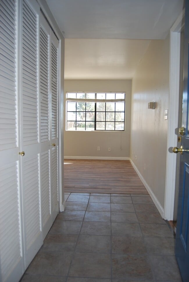 Building Photo - COMING SOON - Beautiful Condo in the Heart of Vibrant San Diego!