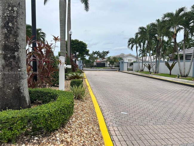 Foto del edificio - 9920 SW 166th Ct