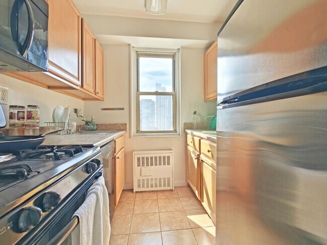 Building Photo - 0 bedroom in NEW YORK NY 10022