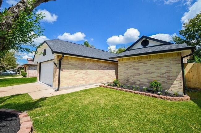 Building Photo - 7619 Sorbete Dr