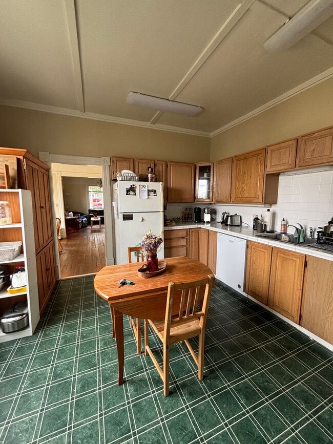 Building Photo - 1217/1219 Billy Frank Jr St