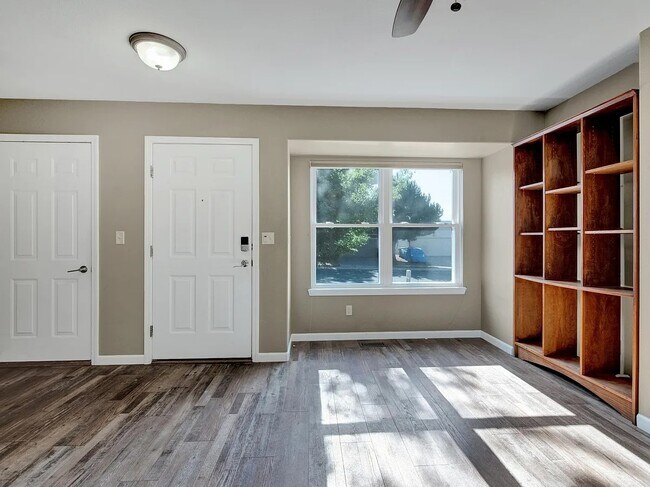 Building Photo - Beautiful ranch-style home!