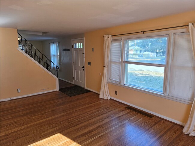 Building Photo - 264 Harvest Dr