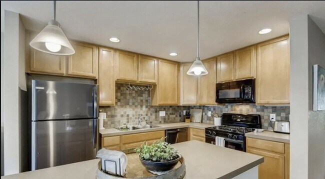 Foto del edificio - 903 Snowberry St