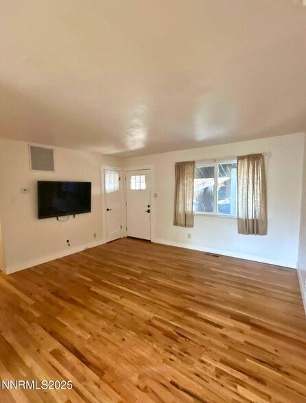 Foto del edificio - 640 James Ln