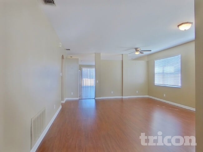 Building Photo - 9723 Riverchase Dr