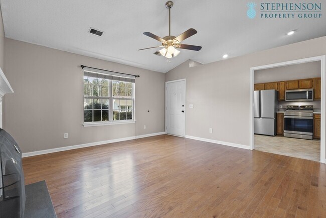 Building Photo - Chapin home