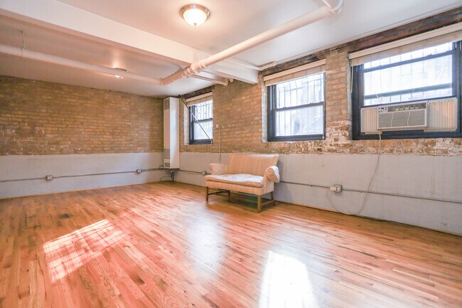 Foto del edificio - 3759 N Wayne Ave