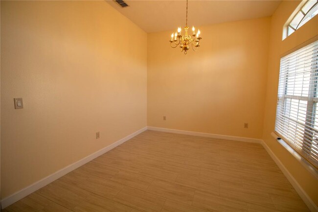 Foto del edificio - 14369 Babylon Way