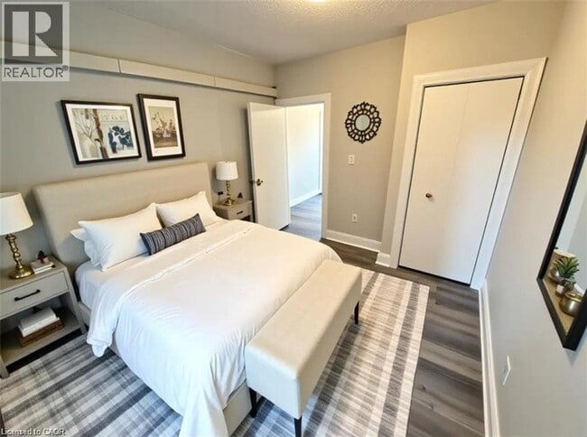 Photo du bâtiment - 81 Gibson Ave