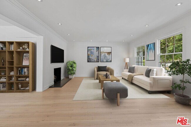 Foto del edificio - 1462 Rising Glen Rd