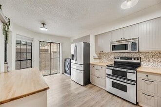 Building Photo - 2502 Tierra Dr