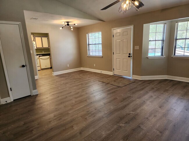 Building Photo - 1563 San Luis Rd