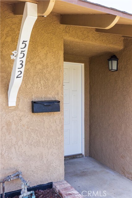 Building Photo - 5532 Vallecito Ave