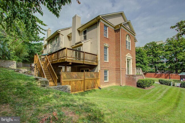 Building Photo - 5443 Whitley Park Terrace