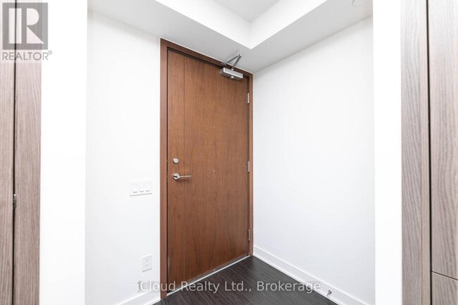 Building Photo - 19 Bathurst St