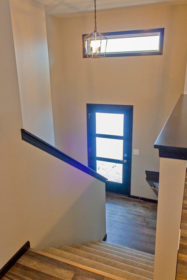 Entryway - 229 E Blue Bell Dr