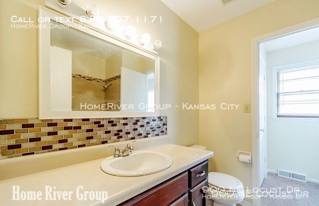 Foto principal - 900 NE Locust Dr