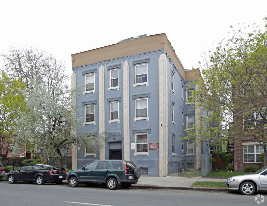 Primary Photo - Holly Apartments