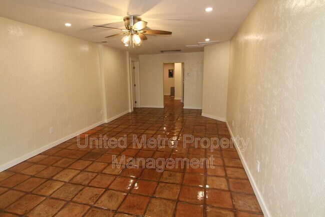 Foto del edificio - 813 Lincoln Ave