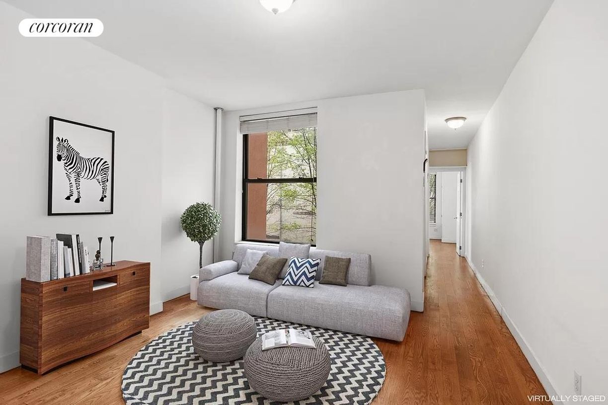 Primary Photo - 245 W 115th St