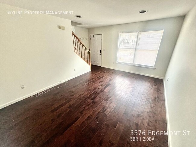 Building Photo - 3576 Edgemont St