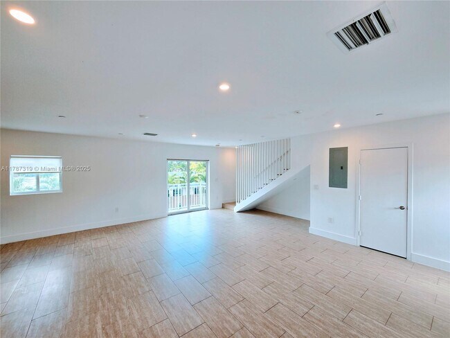 Foto del edificio - 6336 SW 27th St