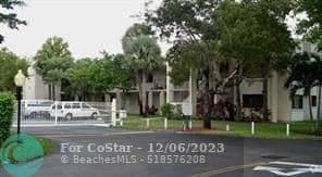 Building Photo - 1417 Meadows Cir