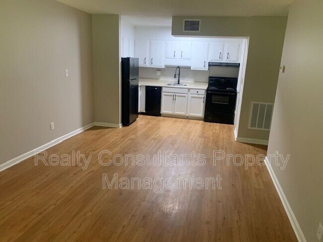 Foto del edificio - 1101-A Robin Hood Rd