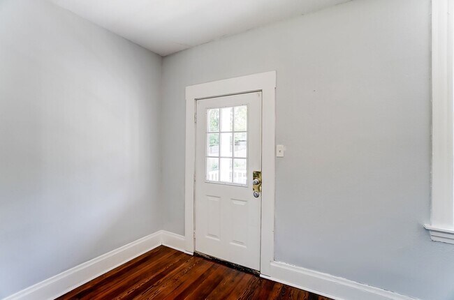 Foto del edificio - Spacious Four Bedroom in Cincinnati!