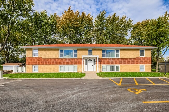 Building Photo - 24430-24438 W Eames St