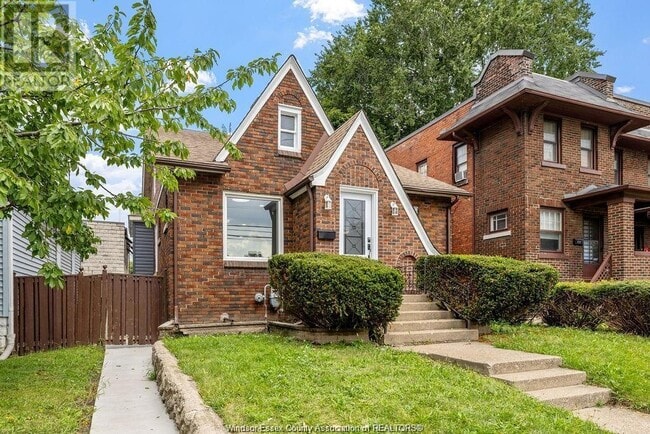Building Photo - 1226 Dufferin Pl