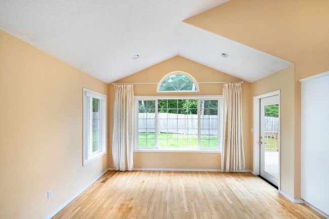 Building Photo - 6508 SW Taylors Ferry Rd