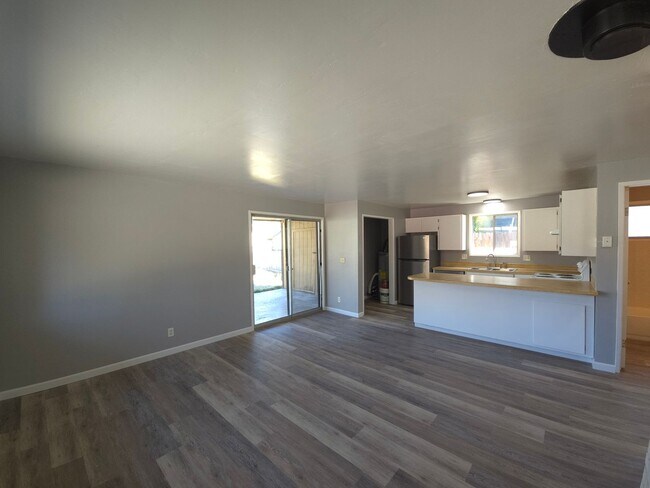 Foto del edificio - 2 Bed 1 Bath