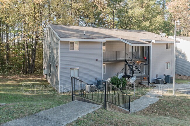 Building Photo - 1604 14th Ave E