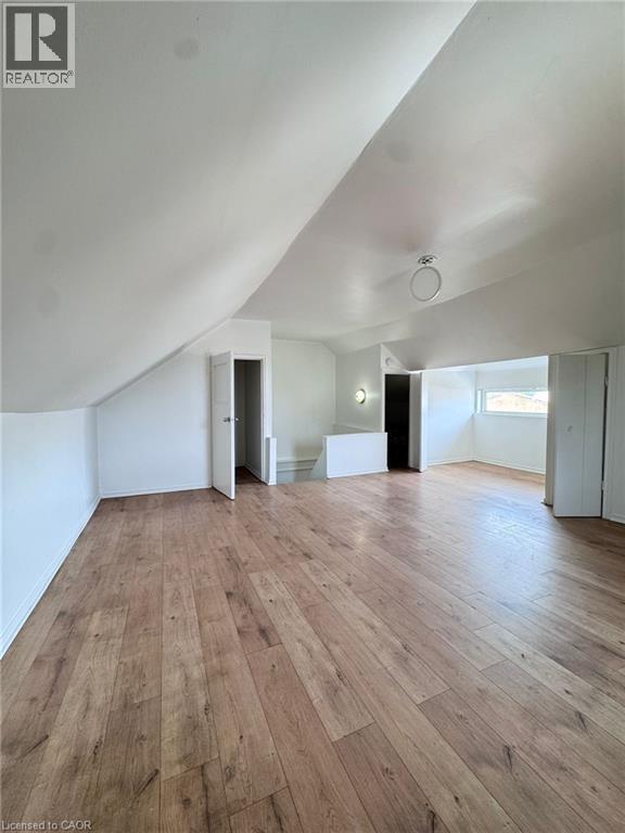 Building Photo - 10 Fairleigh Ave N