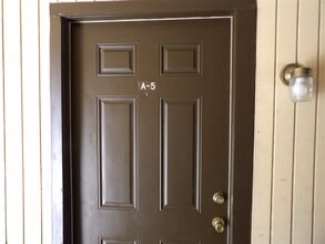 Building Photo - 6405 NW Oak Ave