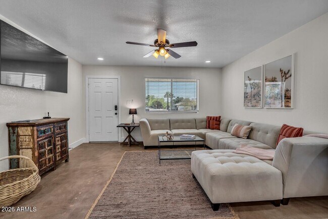 Foto del edificio - 1207 W 15th St