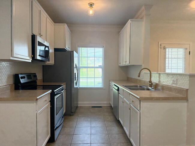 Foto del edificio - 529 E Perkins Creek Rd