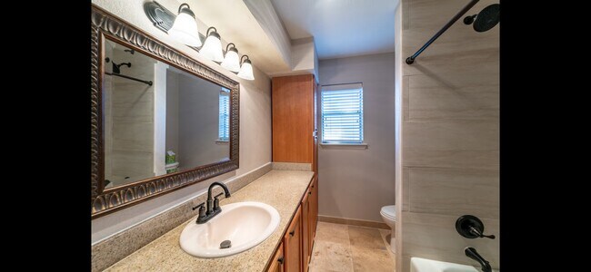 Foto del edificio - 2709 Forest Grove Dr