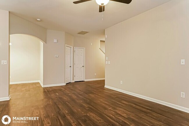 Foto del edificio - 2800 ERINRIDGE RD, RALEIGH, NC 27610